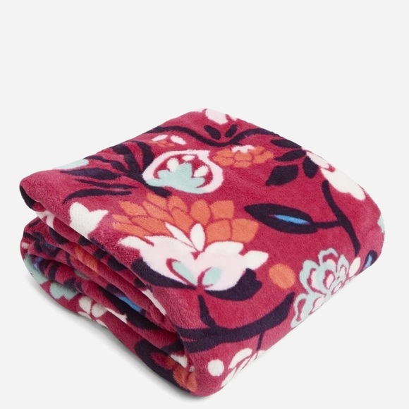 NWT Vera Bradley throw blanket